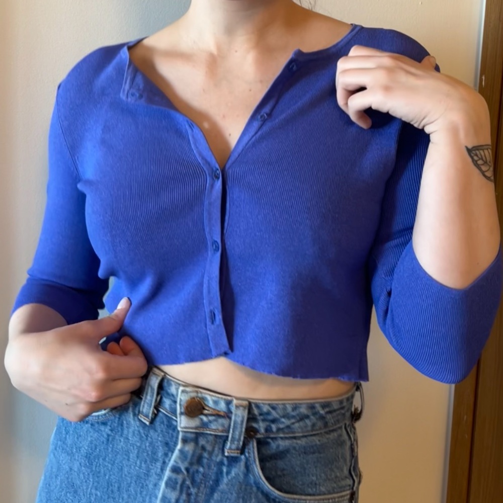 Cute lil y2k vintage cropped top